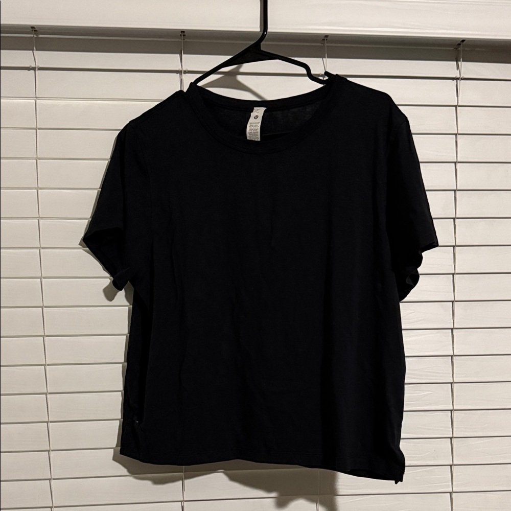 lululemon athletica women’s Black Short Sleeve Tee